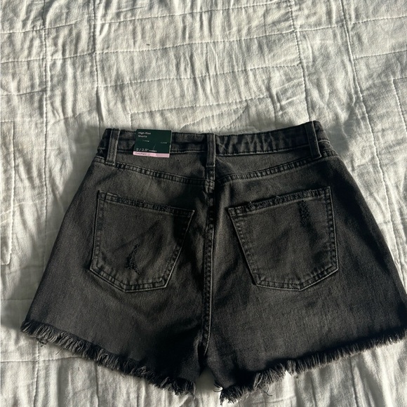 NWT Wild Fable black distressed shorts. Size 2 - Picture 6 of 9